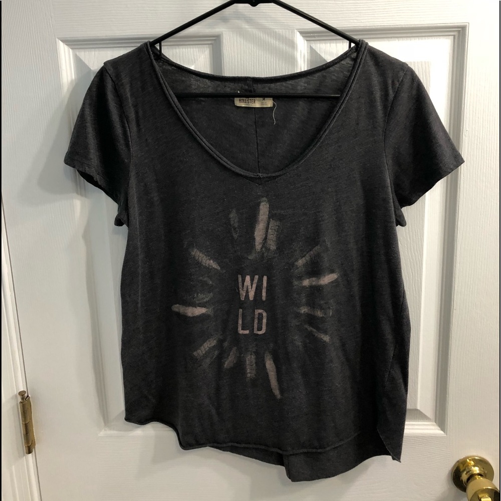 Hollister graphic tee